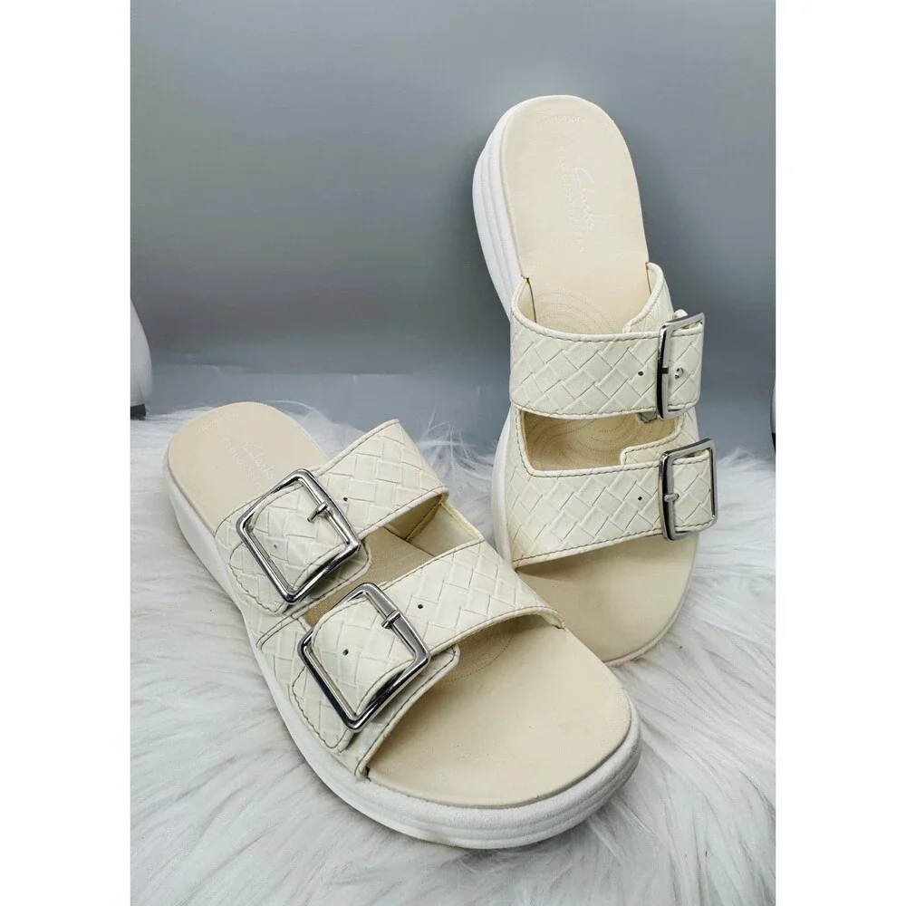 Clarks Cloudsteppers Drift Buckle Sandals Women’s Size 8 Sand platform chunky